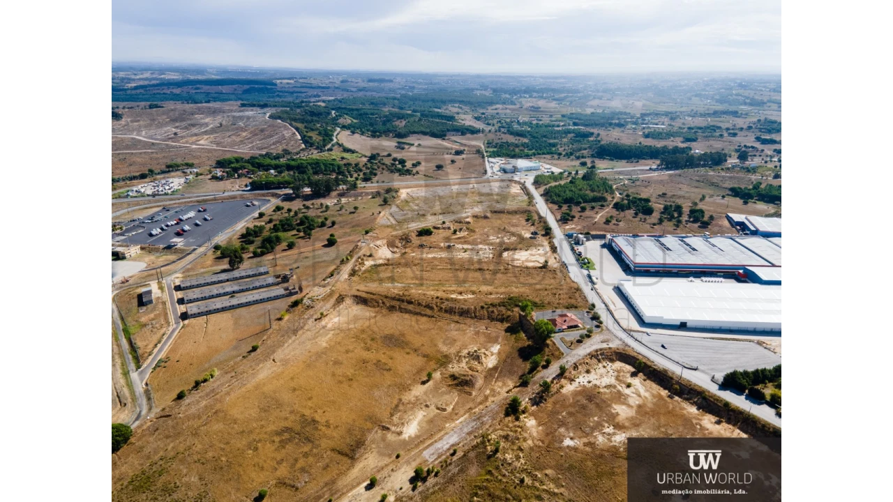 Terreno Comércio / Armazém para Venda em Aveiras de Cima Foto 11