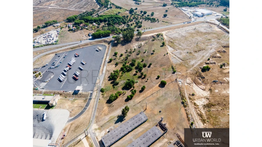 Terreno Comércio / Armazém para Venda em Aveiras de Cima Foto 8