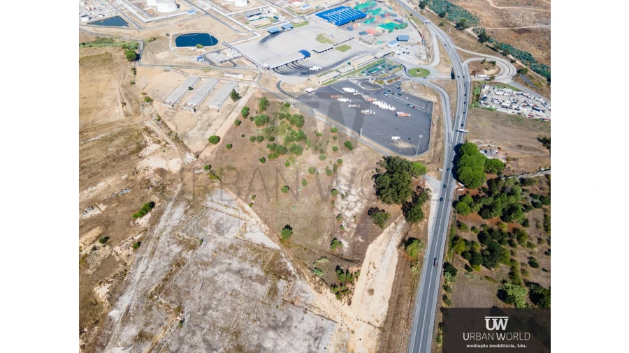 Terreno Comércio / Armazém para Venda em Aveiras de Cima Foto 9
