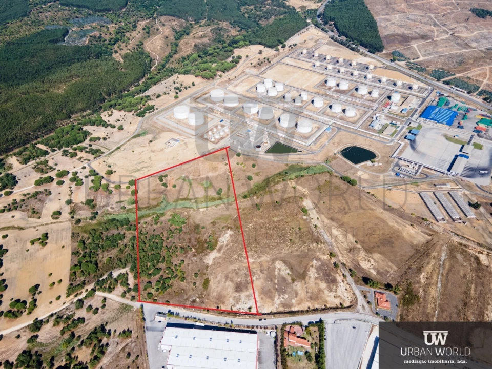 Terreno Comércio / Armazém para Venda em Aveiras de Cima Foto 3