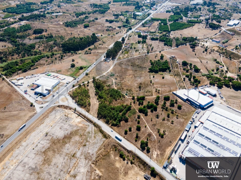 Terreno Comércio / Armazém para Venda em Aveiras de Cima Foto 3