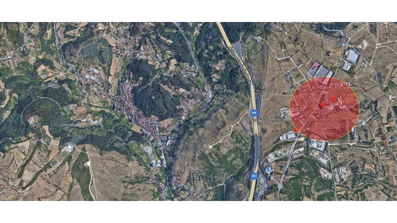 Terreno Comércio / Armazém para Venda em Fanhões Foto 4