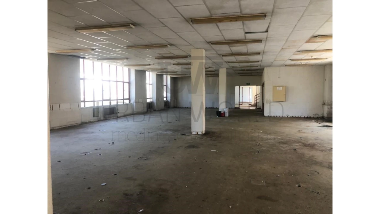 Armazém para Venda em Vila Franca de Xira Foto 11