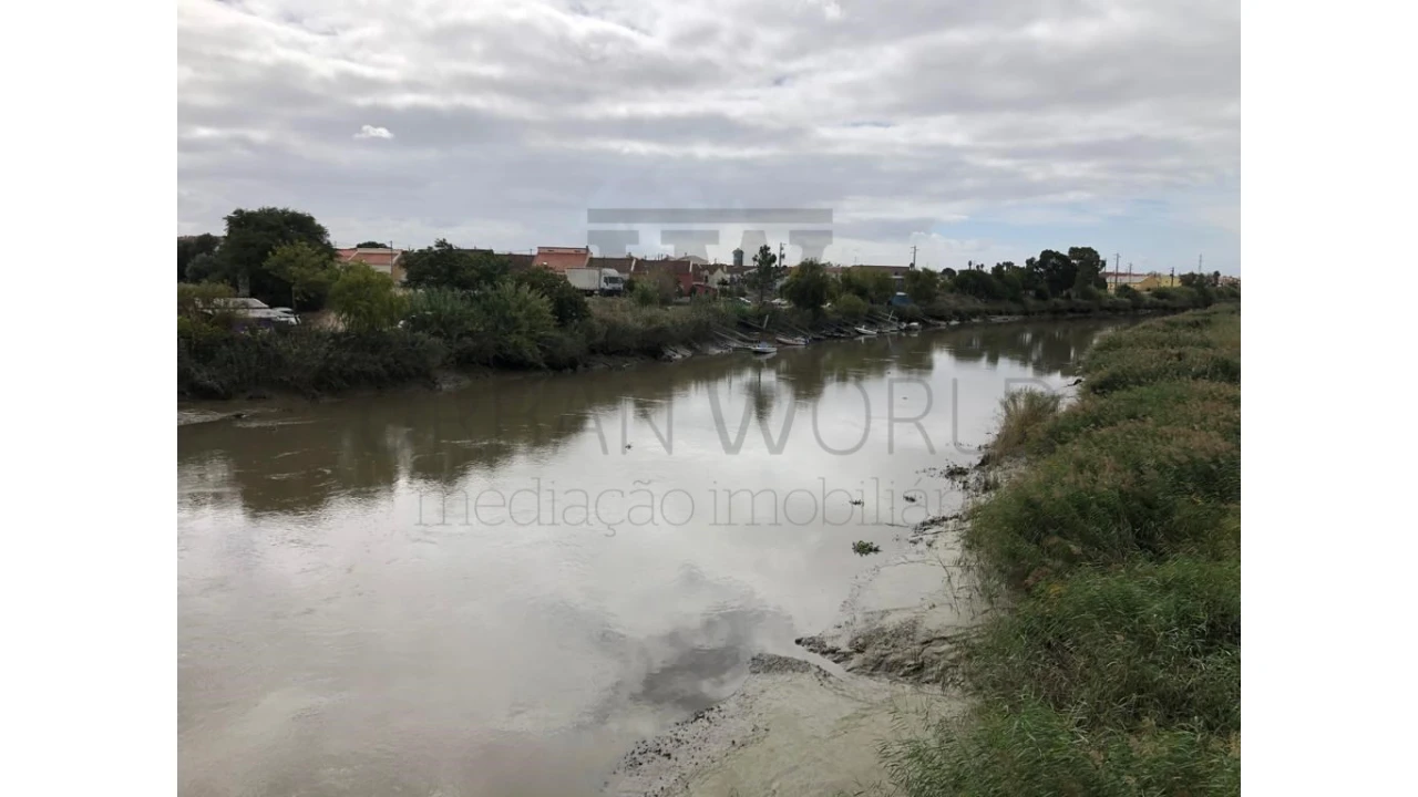 Armazém para Venda em Vila Franca de Xira Foto 16