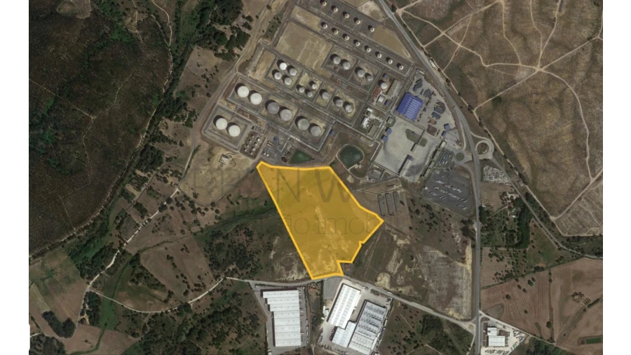 Terreno Comércio / Armazém para Venda em Aveiras de Cima Foto 1