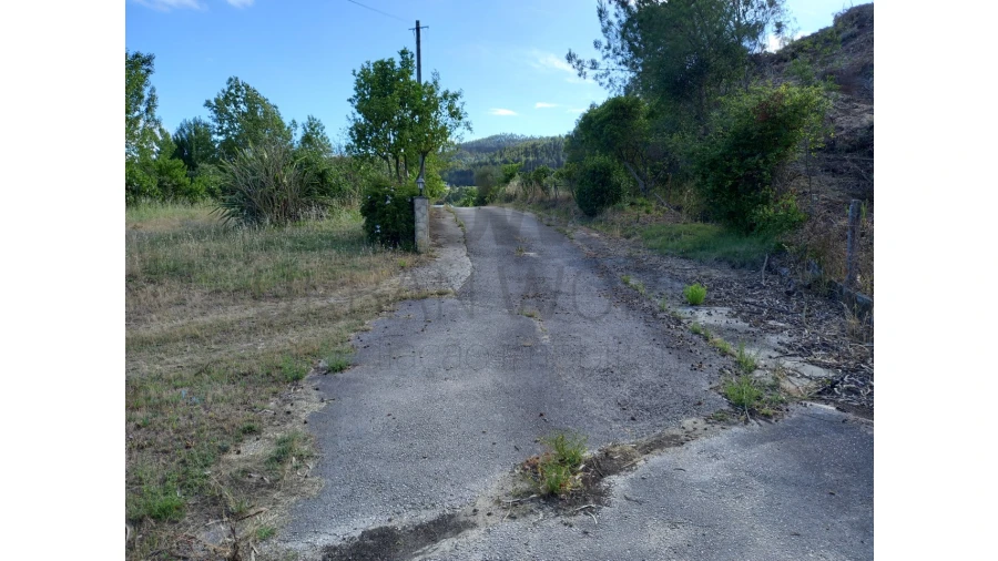 Terreno Comércio / Armazém para Venda em Lousa Foto 5