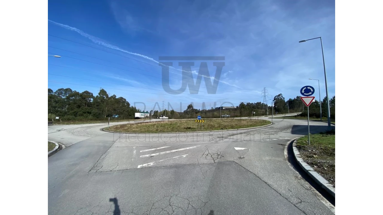 Terreno Comércio / Armazém para Venda em Valongo Foto 9