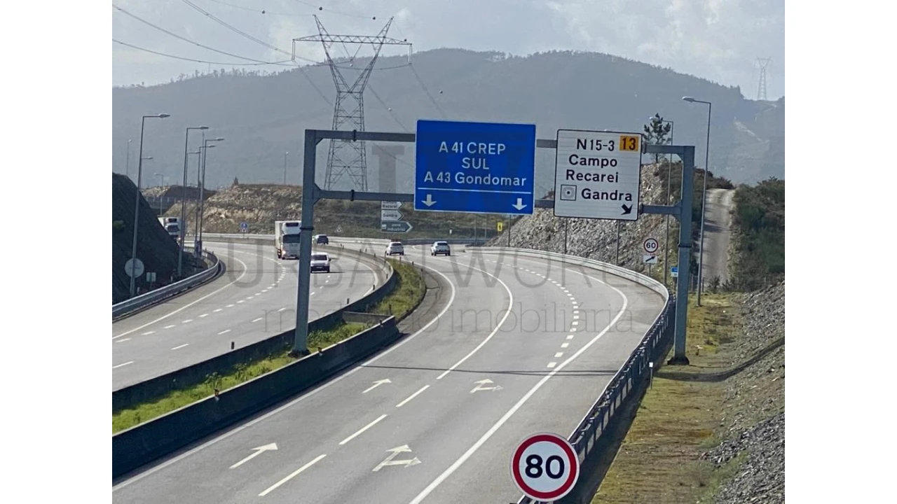 Terreno Comércio / Armazém para Venda em Valongo Foto 16