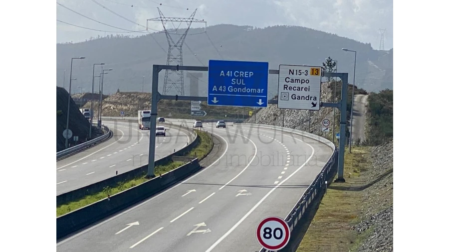 Terreno Comércio / Armazém para Venda em Valongo Foto 16