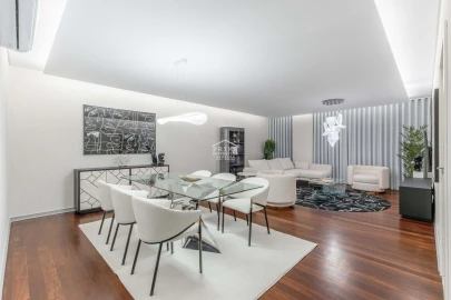 Apartamento T2 para Venda em Funchal (Se)