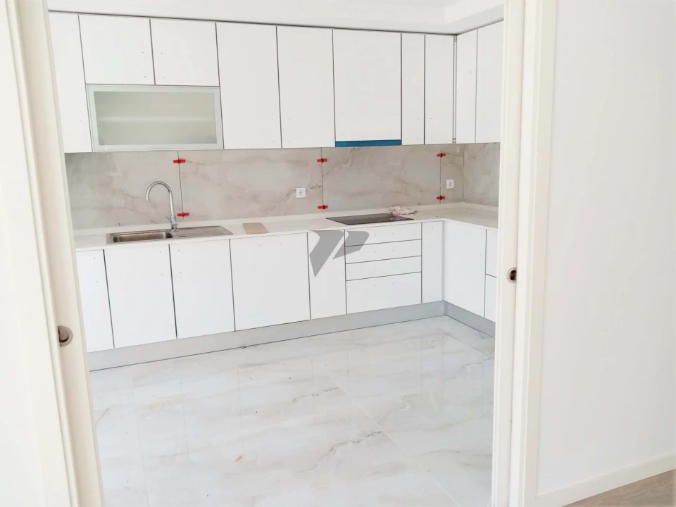 Apartamento T2 para Venda em Seixal Foto 5