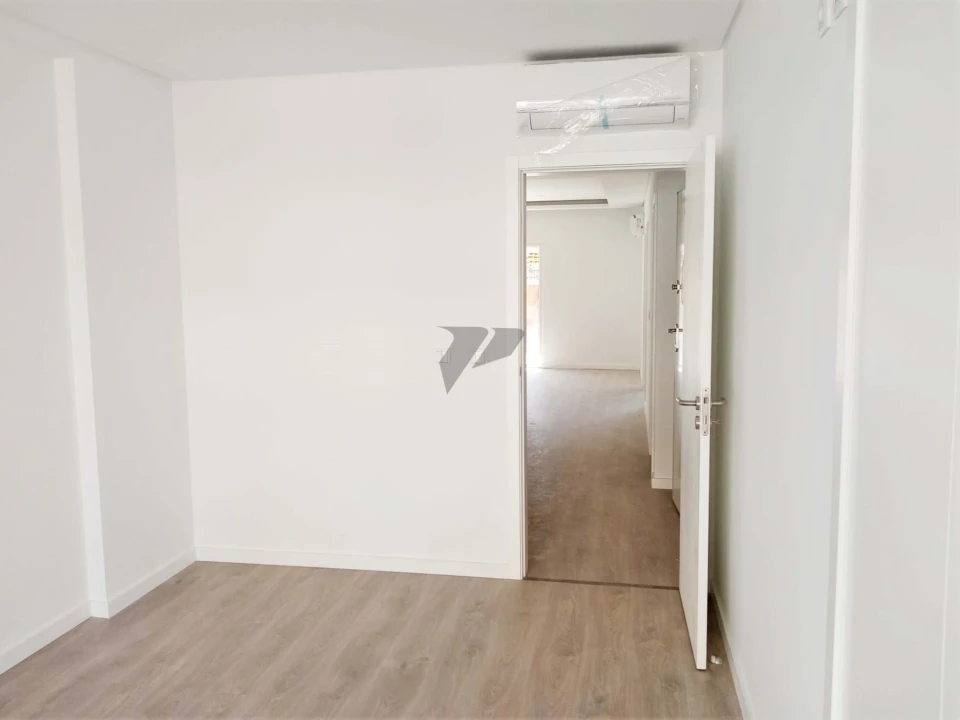 Apartamento T2 para Venda em Seixal Foto 17