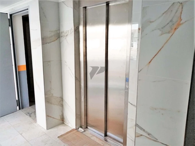 Apartamento T2 para Venda em Seixal Foto 24