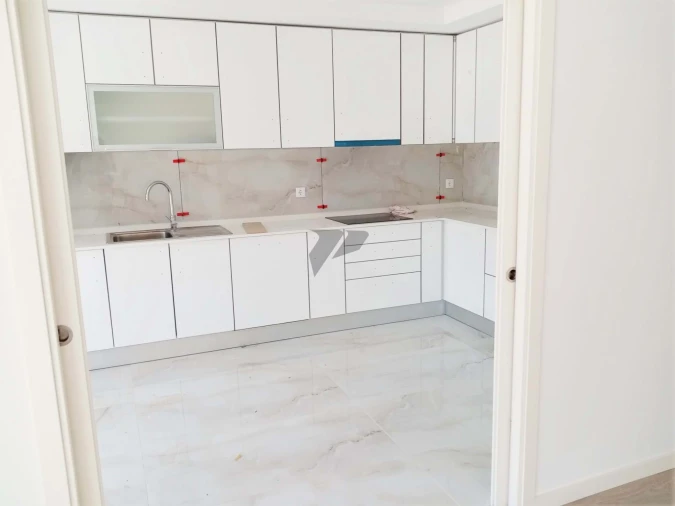 Apartamento T2 para Venda em Seixal Foto 5