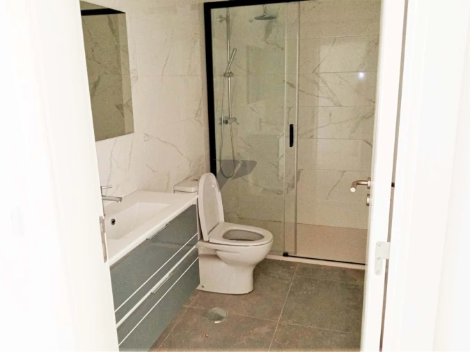 Apartamento T2 para Venda em Seixal Foto 12
