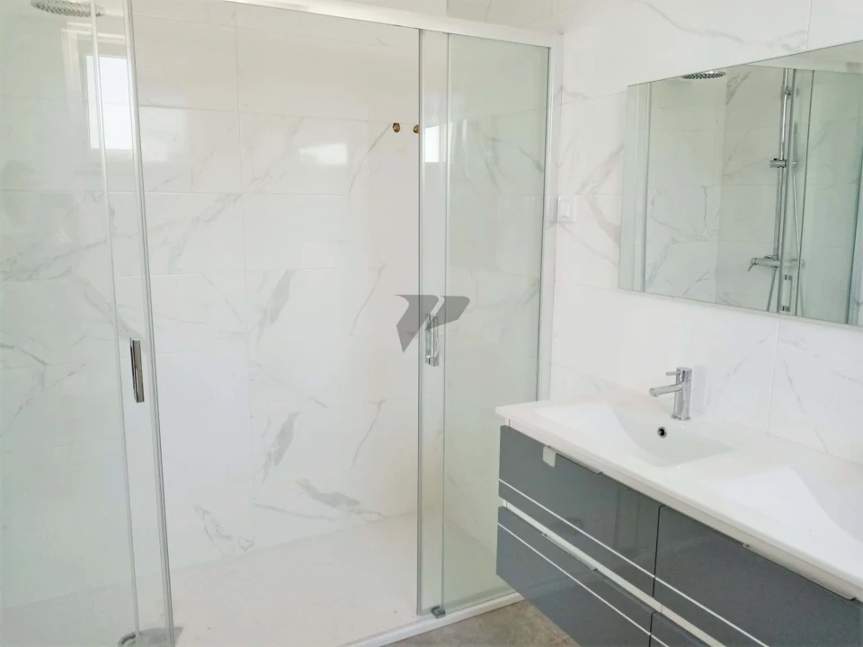 Apartamento T2 para Venda em Seixal Foto 22