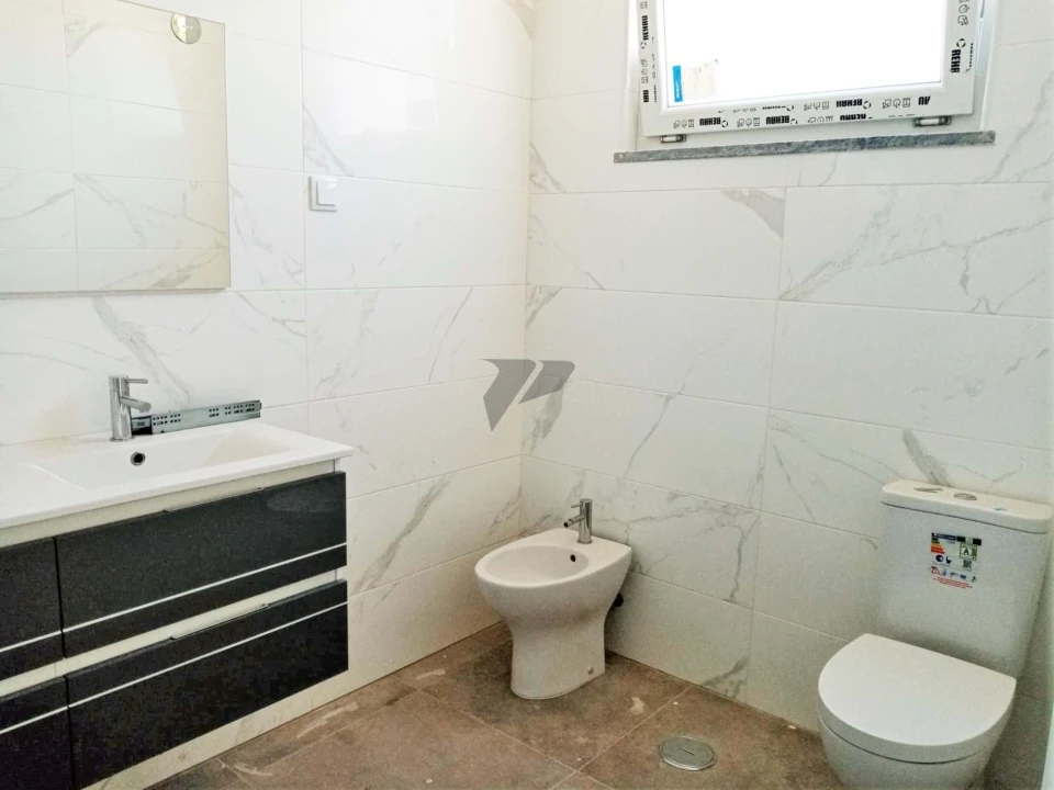 Apartamento T2 para Venda em Seixal Foto 21