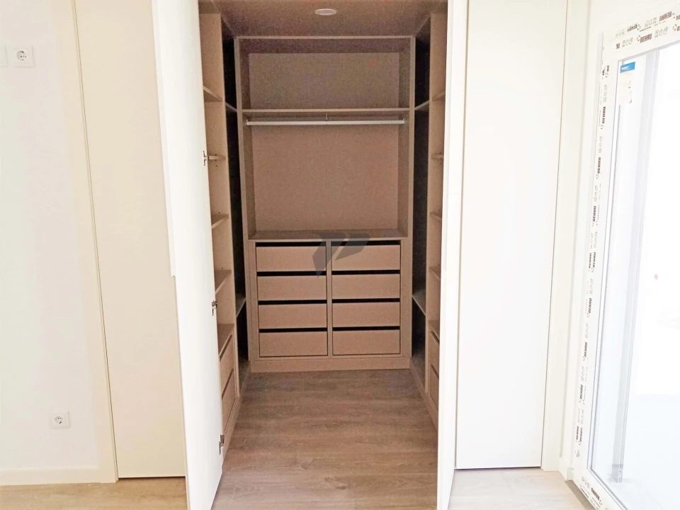 Apartamento T2 para Venda em Seixal Foto 16