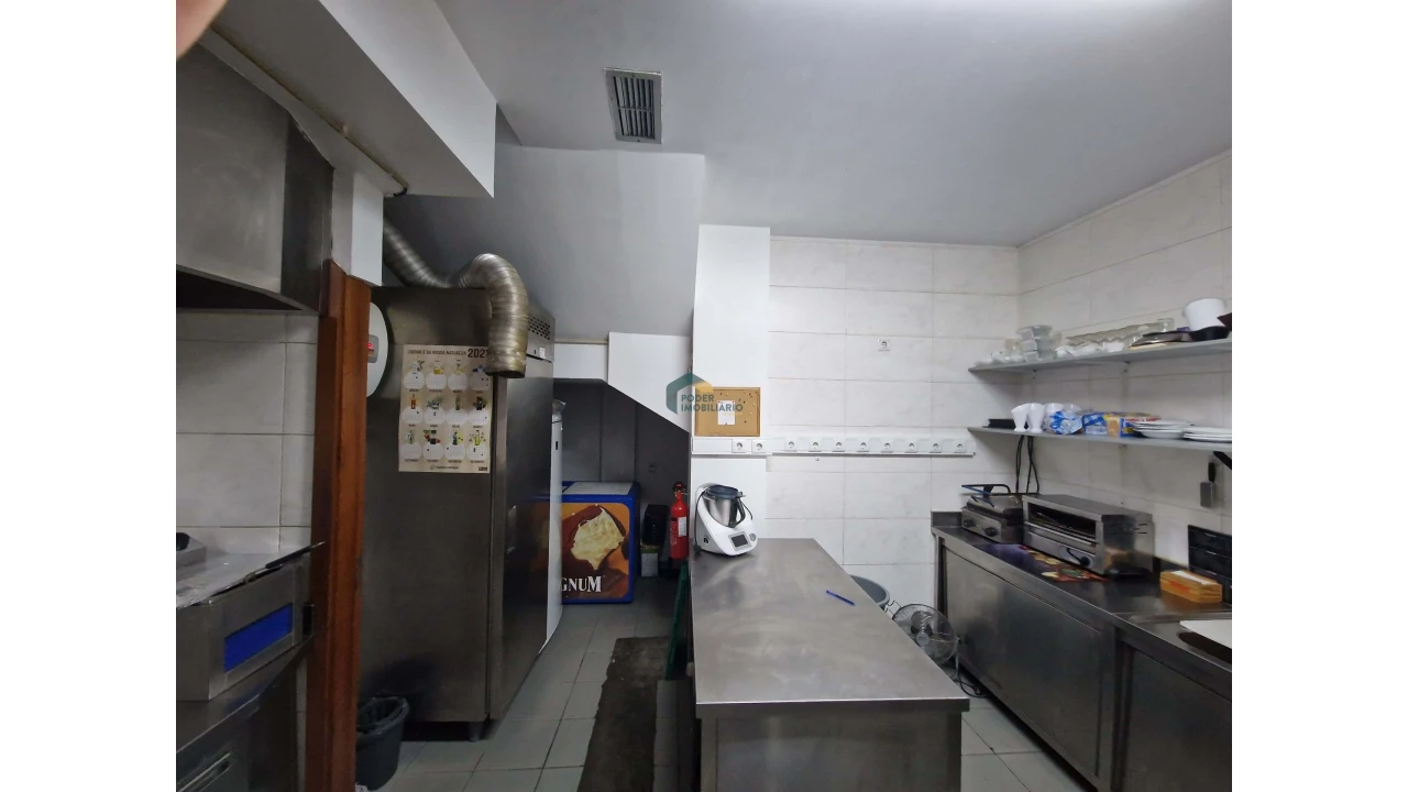 Negócio para Venda em Alpendorada, Várzea e Torrão Foto 24