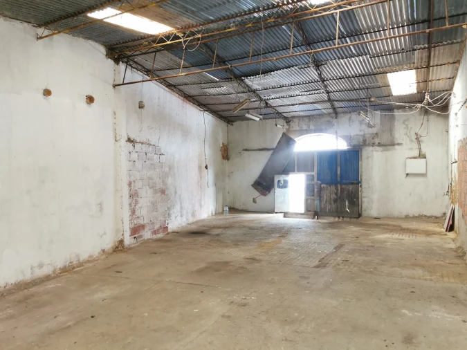 Armazém para Venda em Olhão Foto 4