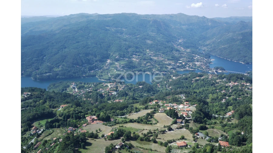 Terreno para Venda em Caniçada e Soengas Foto 2