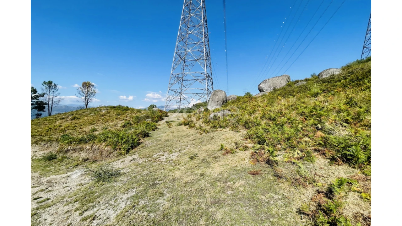 Terreno para Venda em Caniçada e Soengas Foto 18