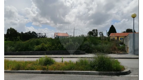 Terreno para Venda em Serzedo e Perosinho