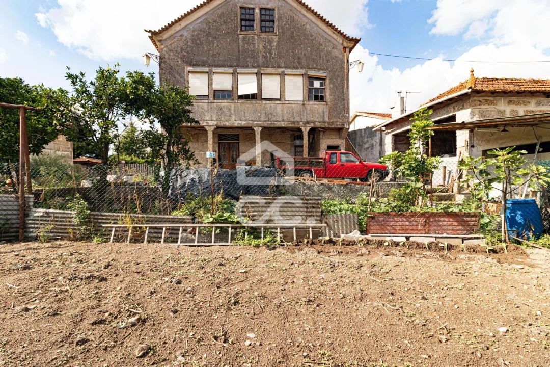 Moradia T9 para Venda em Urgezes Foto 32