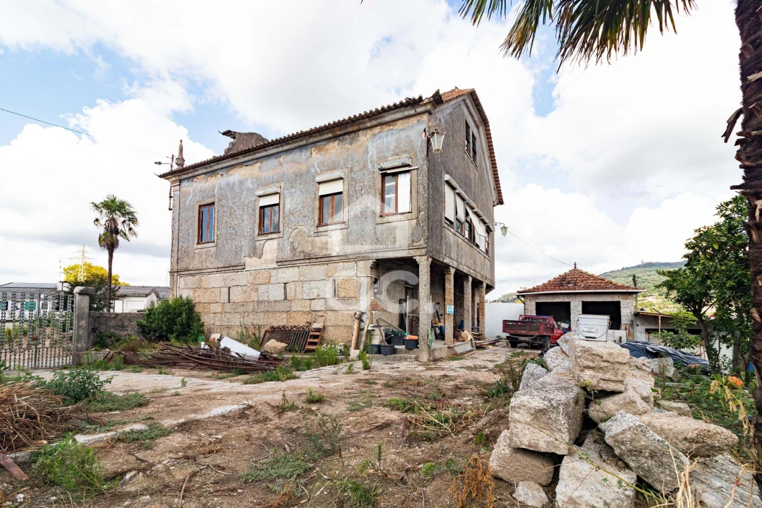 Moradia T9 para Venda em Urgezes Foto 2