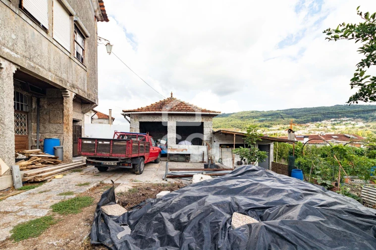 Moradia T9 para Venda em Urgezes Foto 26