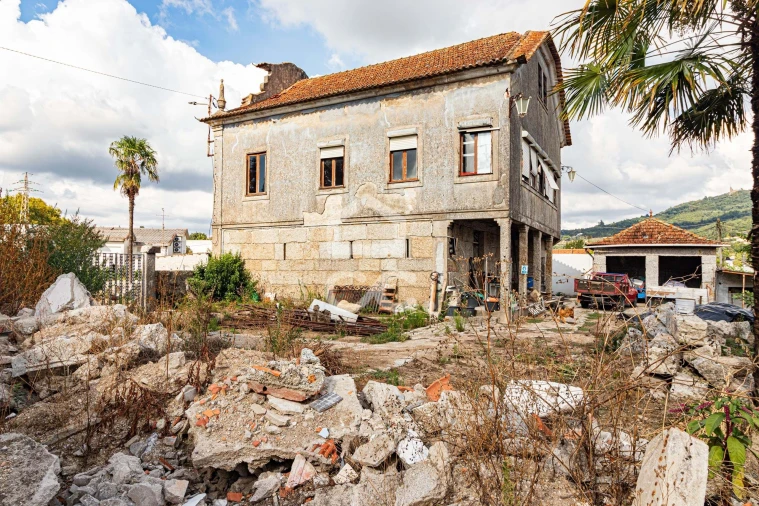 Moradia T9 para Venda em Urgezes Foto 36