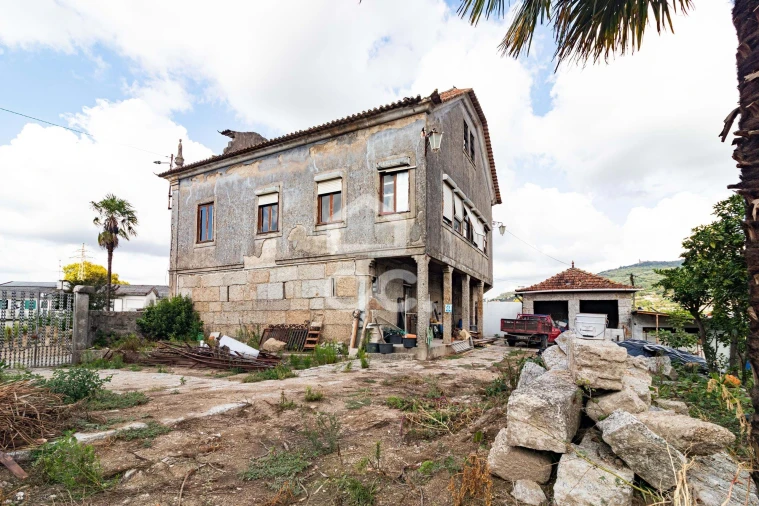 Moradia T9 para Venda em Urgezes Foto 2