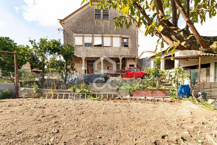 Moradia T9 para Venda em Urgezes Foto 33