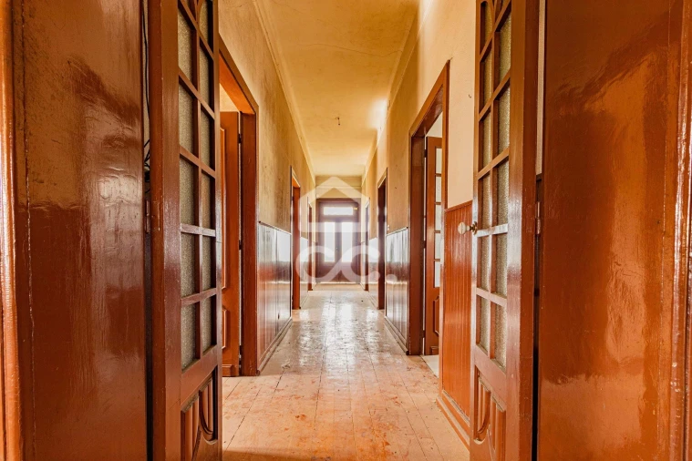 Moradia T9 para Venda em Urgezes Foto 22