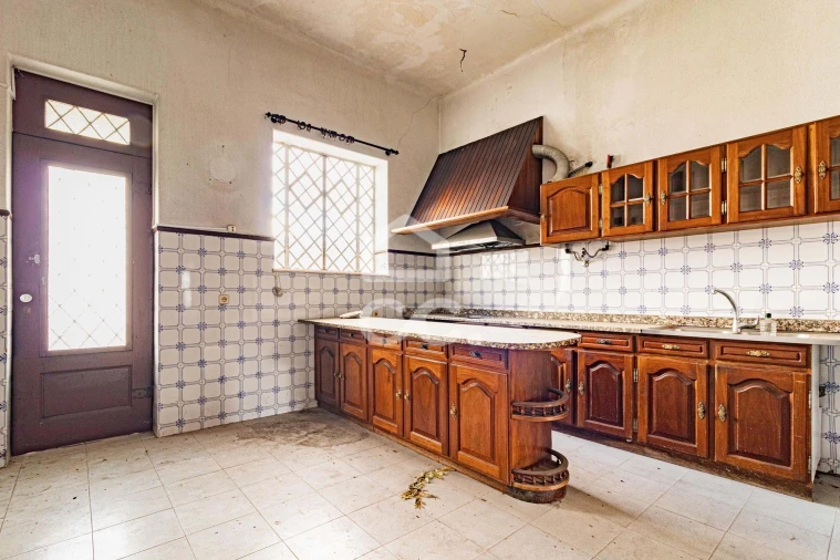 Moradia T9 para Venda em Urgezes Foto 19