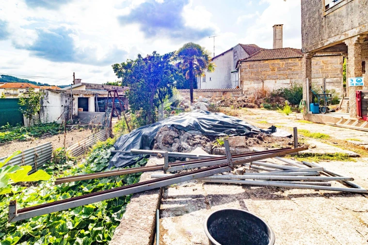 Moradia T9 para Venda em Urgezes Foto 30