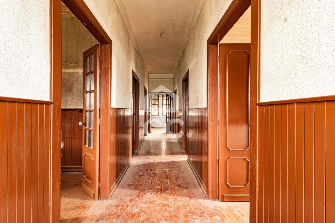 Moradia T9 para Venda em Urgezes Foto 10