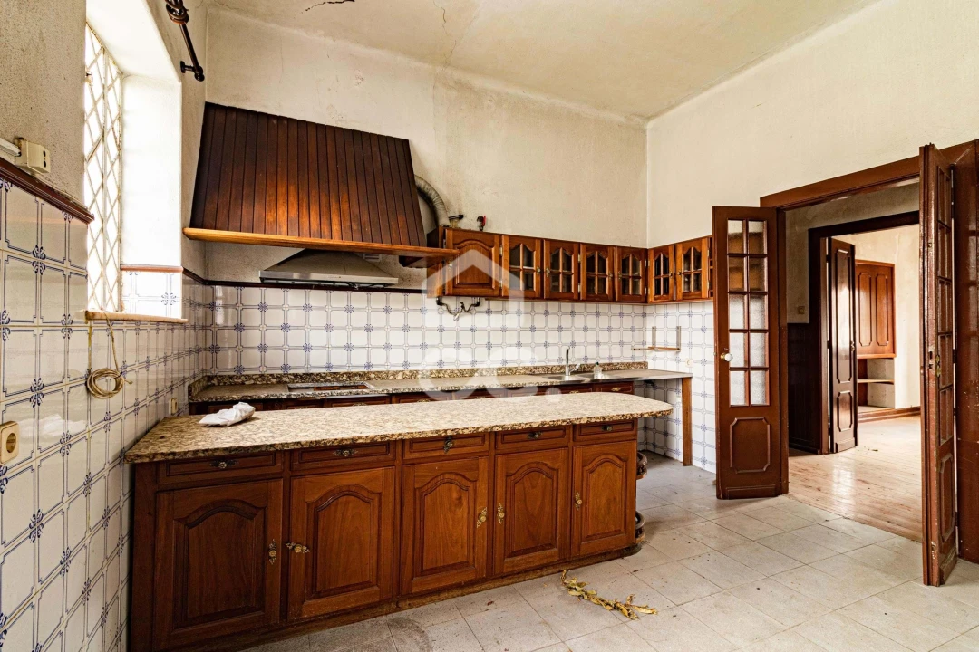 Moradia T9 para Venda em Urgezes Foto 17