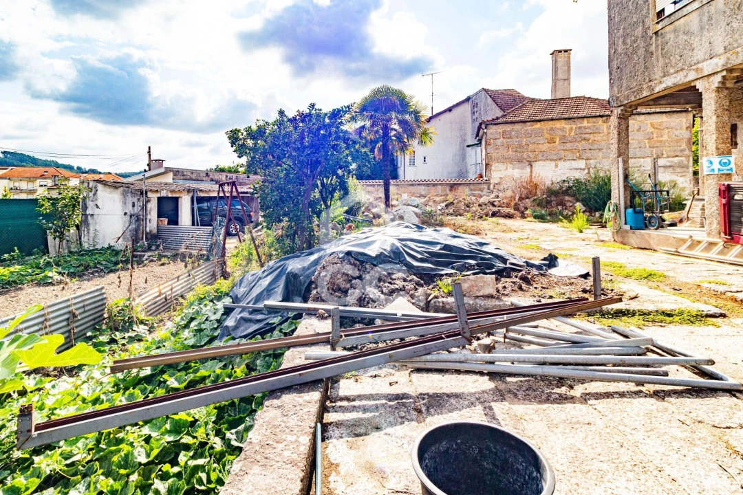 Moradia T9 para Venda em Urgezes Foto 30