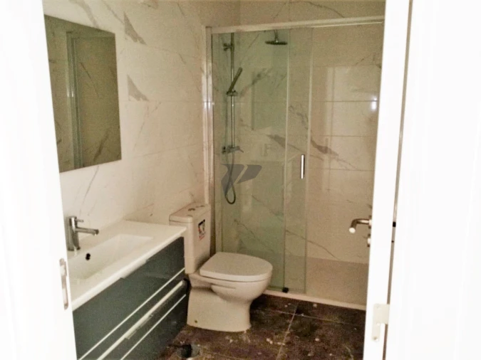 Apartamento T3 para Venda em Seixal Foto 5