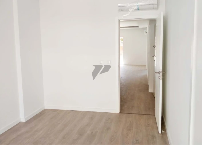 Apartamento T3 para Venda em Seixal Foto 6