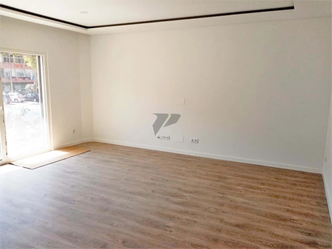 Apartamento T3 para Venda em Seixal Foto 2
