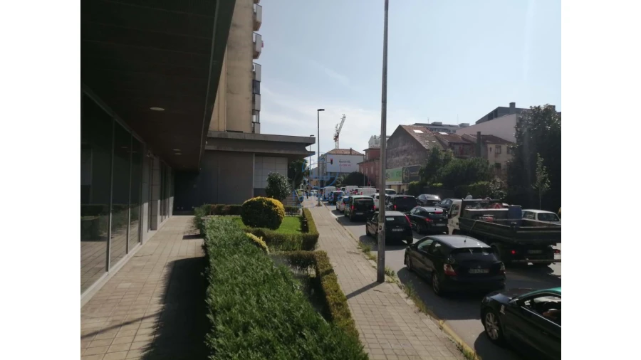 Negócio para Arrendamento em Paranhos Foto 1