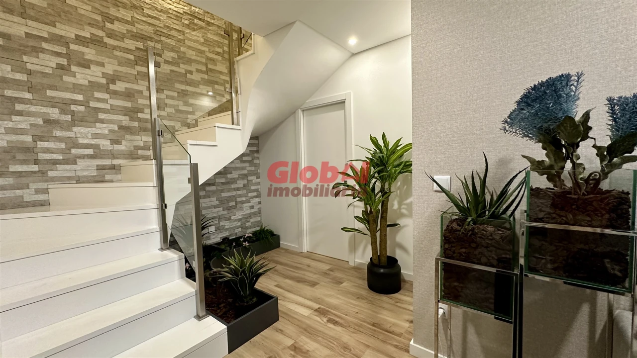 Apartamento T2 para Venda em Ranhados Foto 4