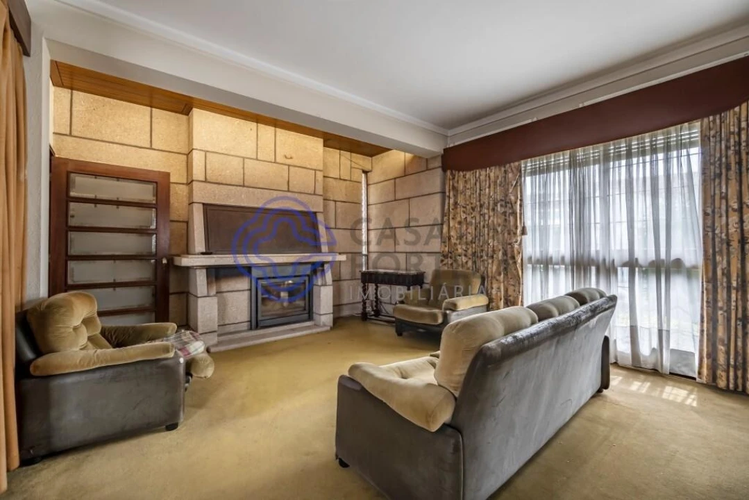 Moradia T6 para Venda em Paranhos Foto 8