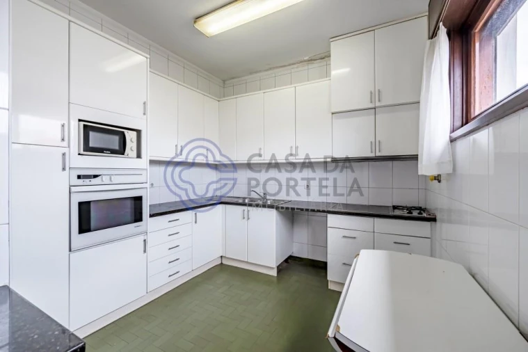 Moradia T6 para Venda em Paranhos Foto 11