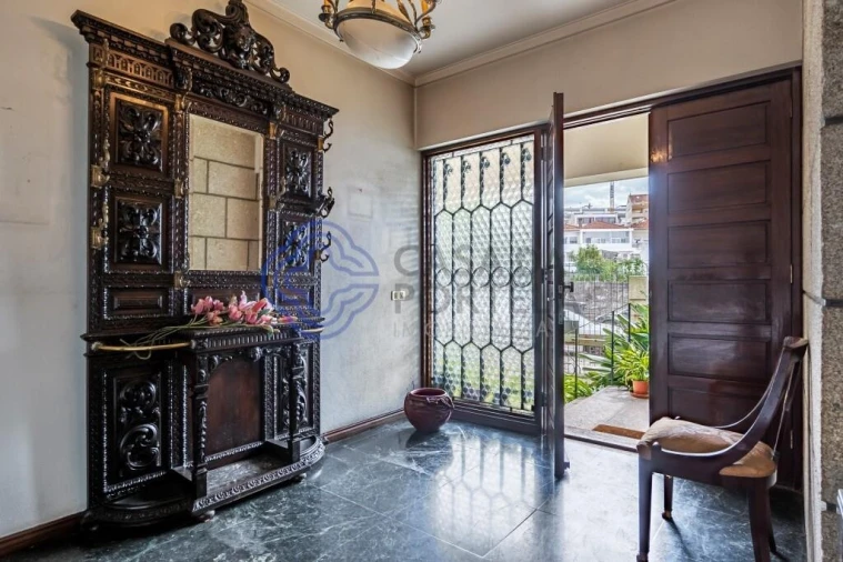 Moradia T6 para Venda em Paranhos Foto 6