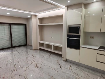 Apartamento T5 para Venda em Portimão