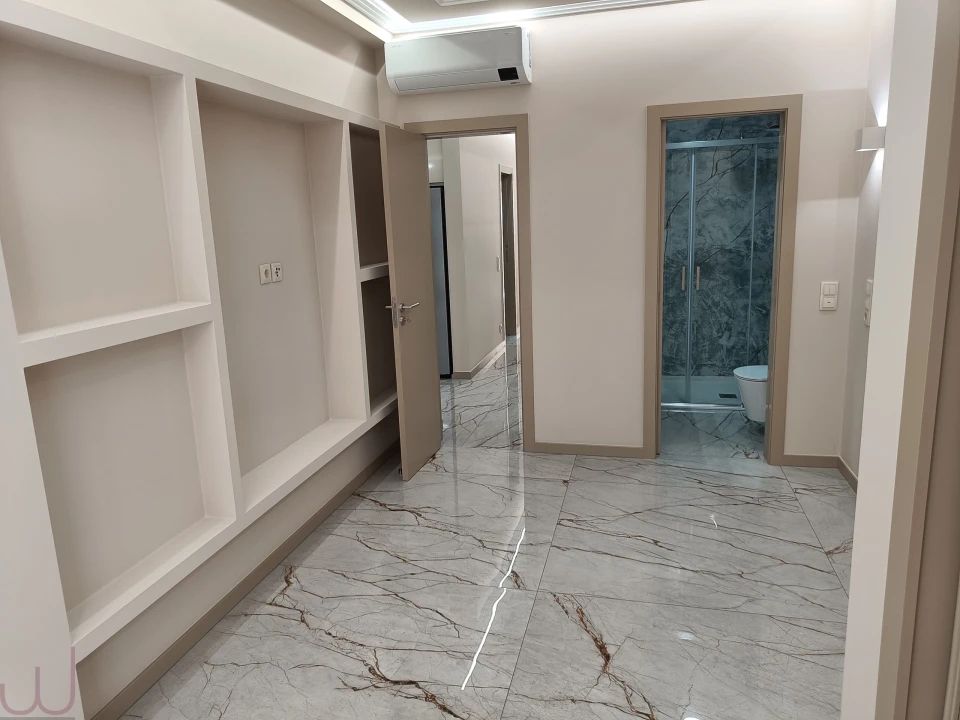 Apartamento T5 para Venda em Portimão Foto 13