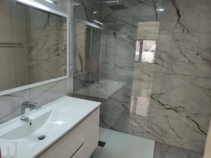 Apartamento T5 para Venda em Portimão Foto 6